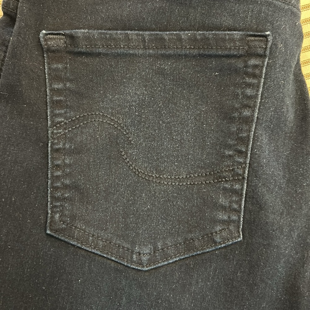 Levi Strauss Signature Totally Shaping pull-on skinny jeans - Picture 3 of 10